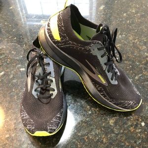 Brooks Levitate 3. Size 11. Great condition